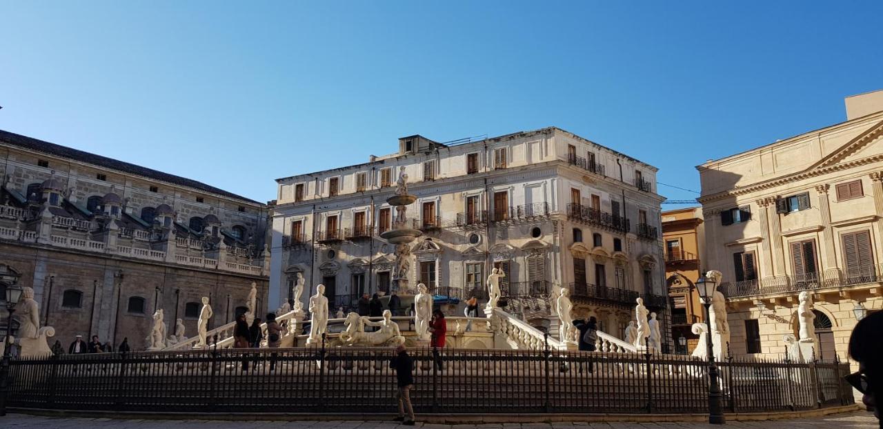 A Casa Di Amici Hostel Palermo Exterior photo