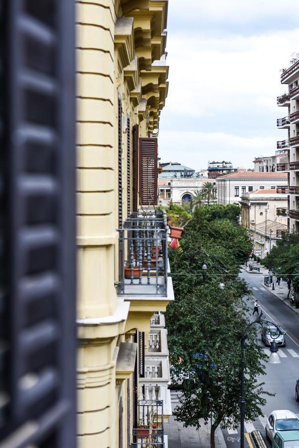 A Casa Di Amici Hostel Palermo Exterior photo